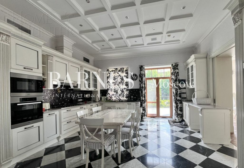 2-этажный коттедж 700 м² с отделкой