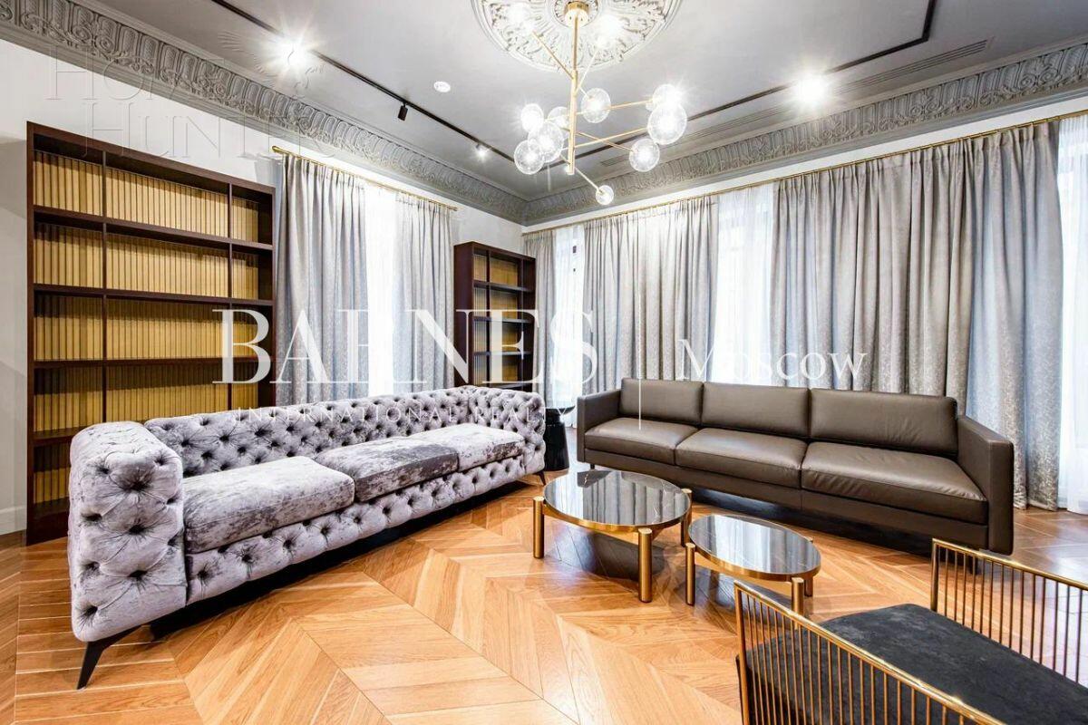 2-этажный коттедж 702 м² с отделкой