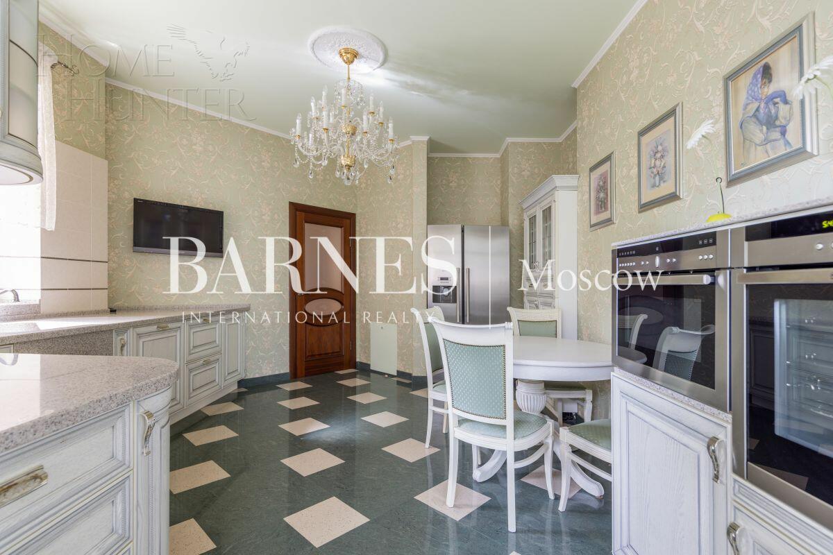 2-этажный коттедж 1 200 м² с отделкой