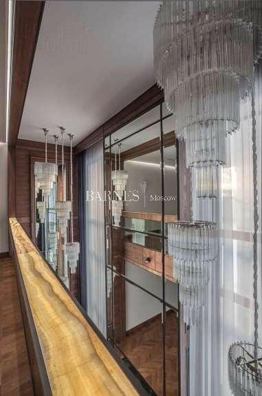 2-этажный коттедж 989.7 м² с отделкой