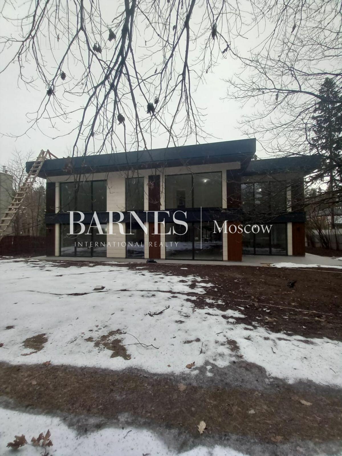 2-этажный коттедж 1 596 м² без отделки