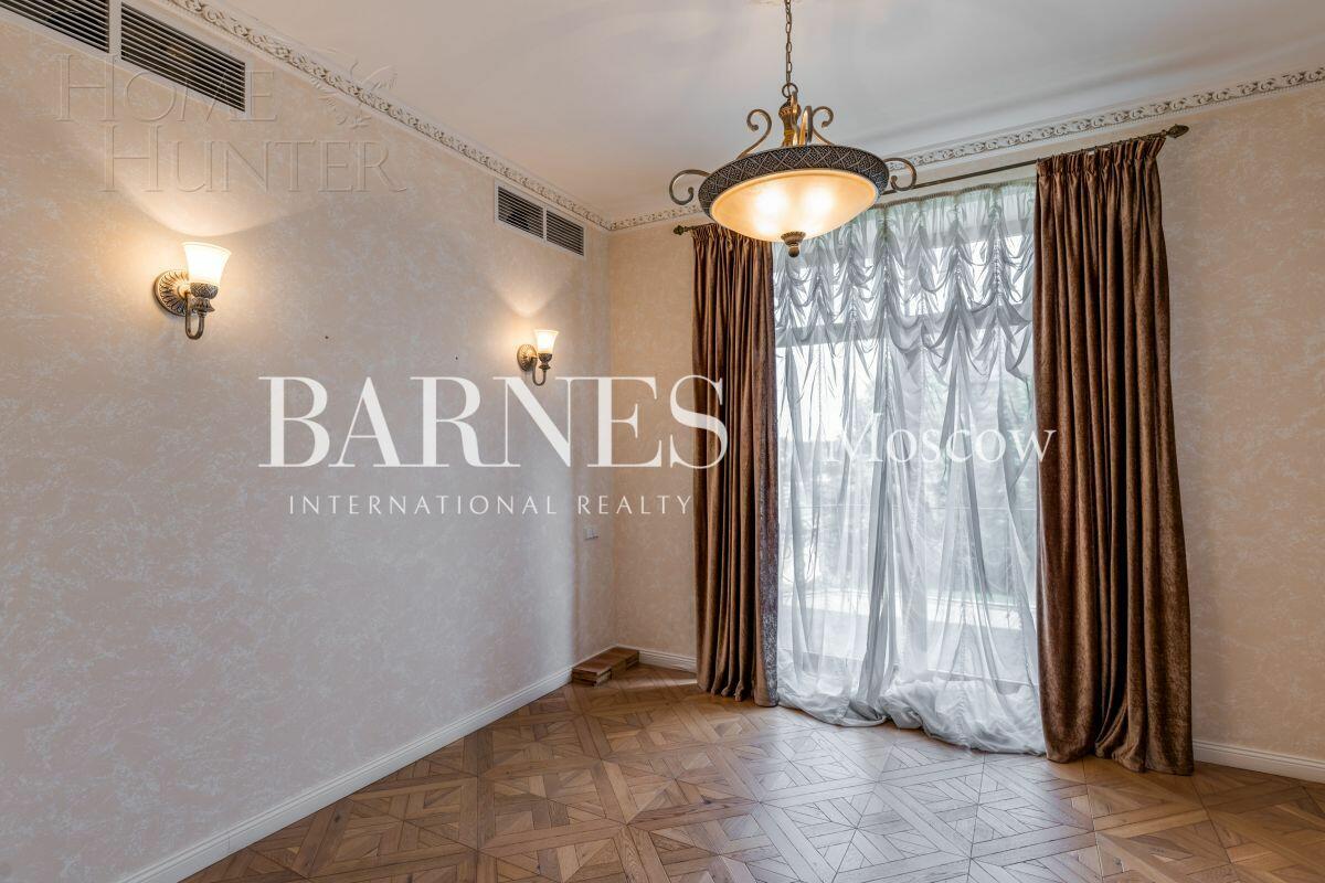 2-этажный коттедж 700 м² с отделкой