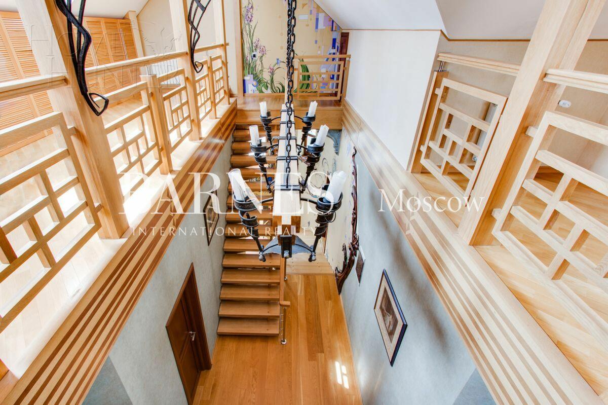 2-этажный коттедж 1 229 м² с отделкой