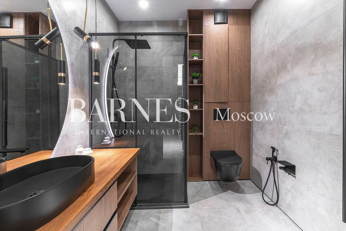 2-этажный коттедж 300 м² с отделкой