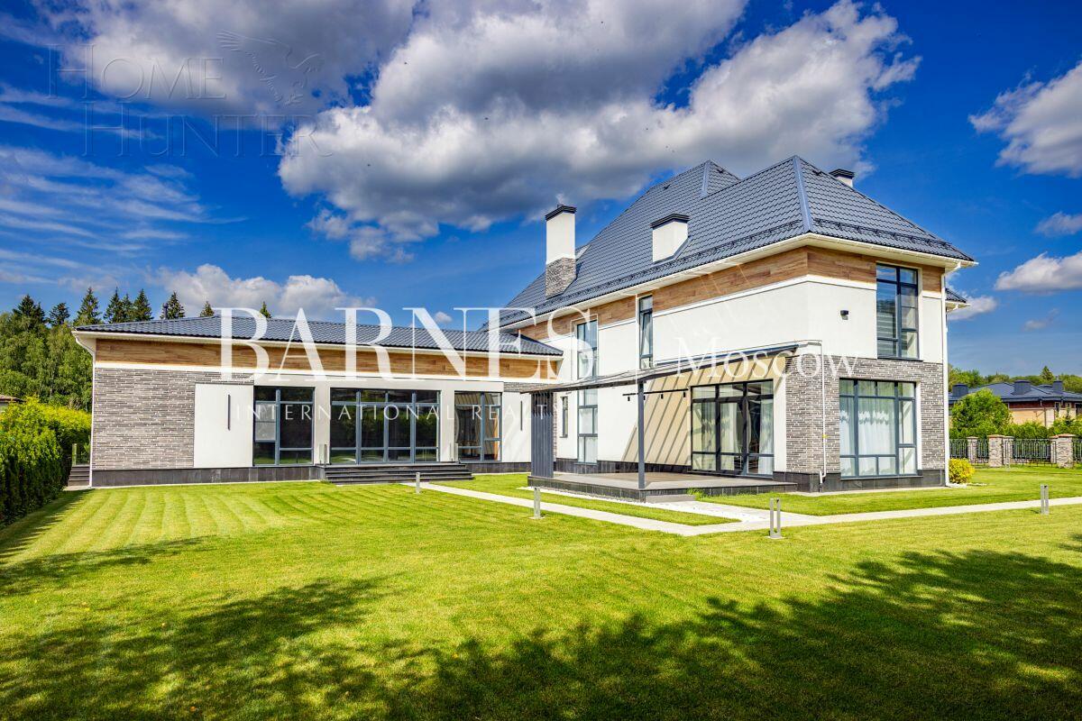 2-этажный коттедж 600 м² с отделкой