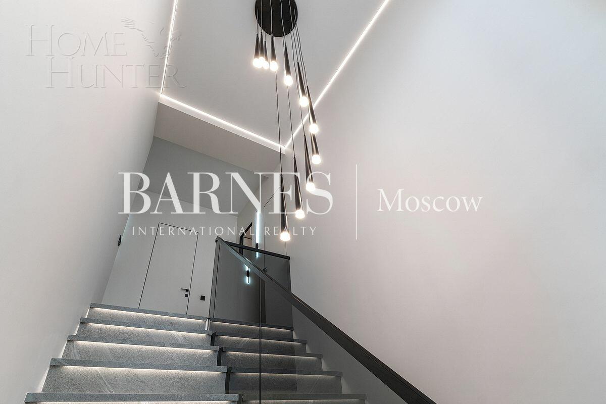 2-этажный коттедж 300 м² с отделкой