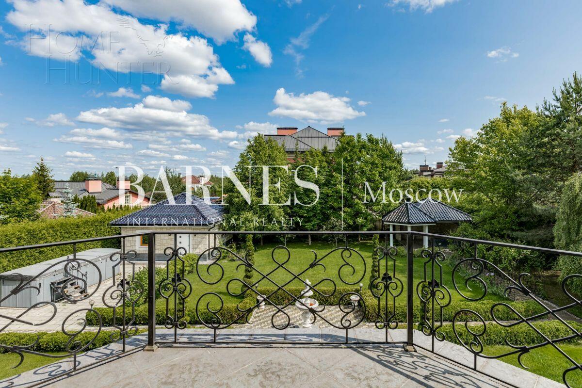 2-этажный коттедж 700 м² с отделкой