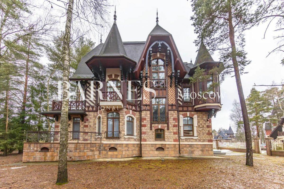 2-этажный коттедж 639 м² с отделкой