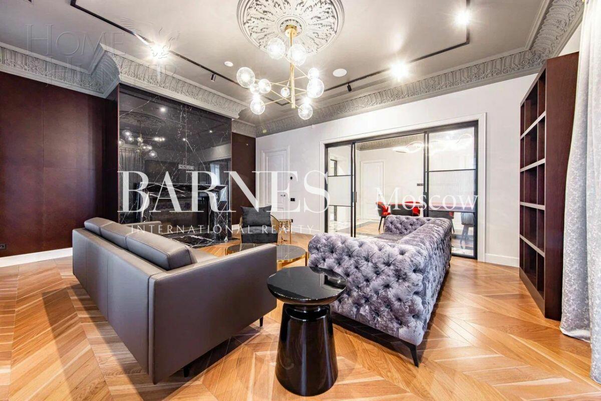 2-этажный коттедж 702 м² с отделкой