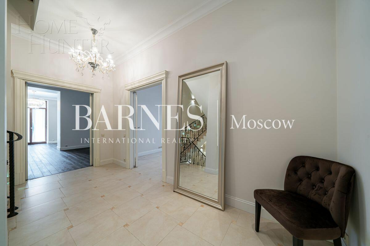 2-этажный коттедж 371 м² с отделкой