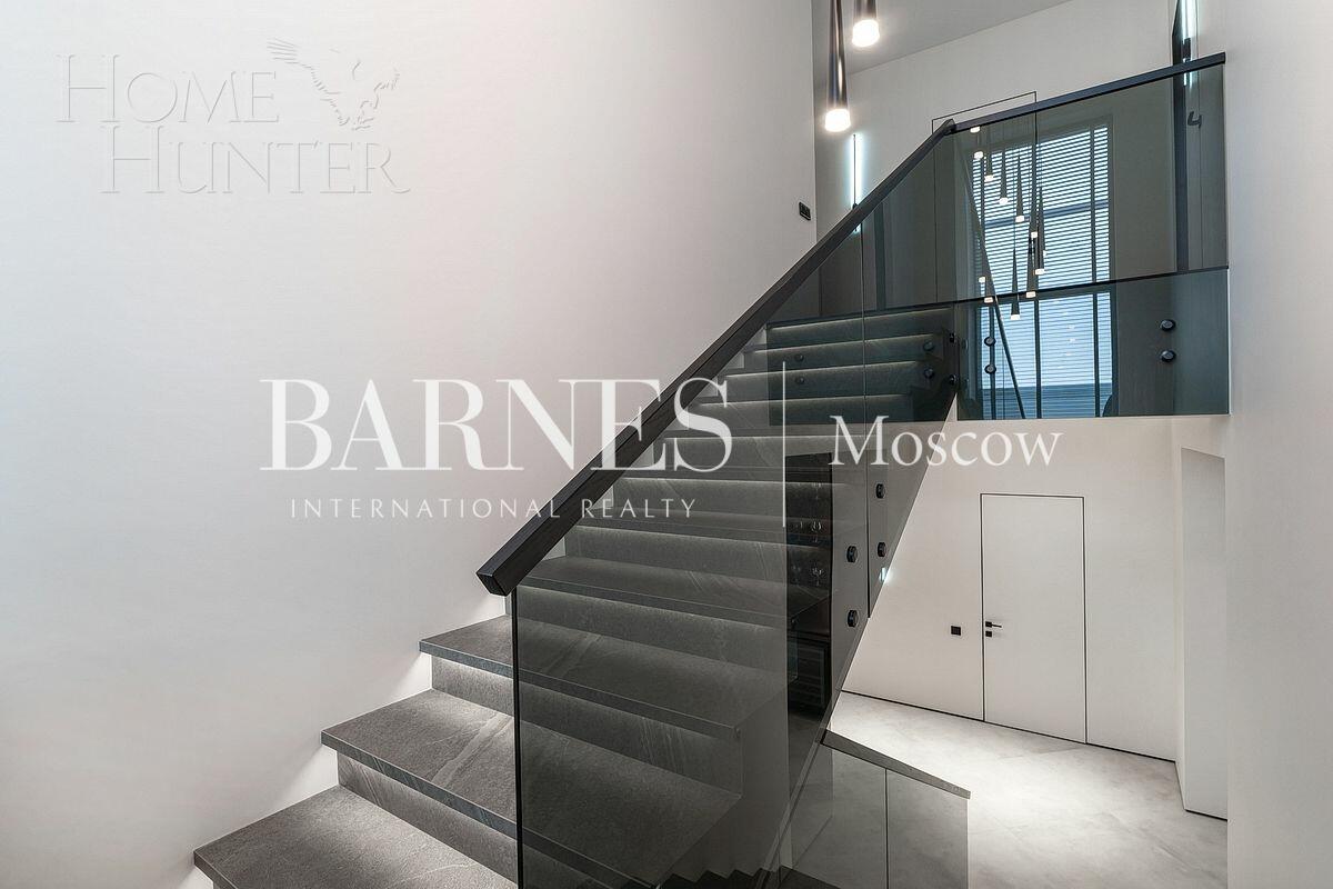 2-этажный коттедж 300 м² с отделкой