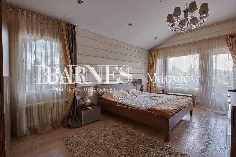 3-этажный коттедж 650 м² с отделкой