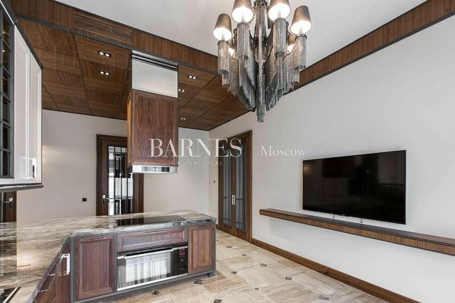 2-этажный коттедж 989.7 м² с отделкой