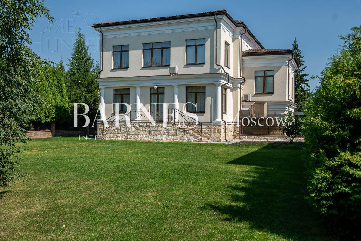 2-этажный коттедж 371 м² с отделкой