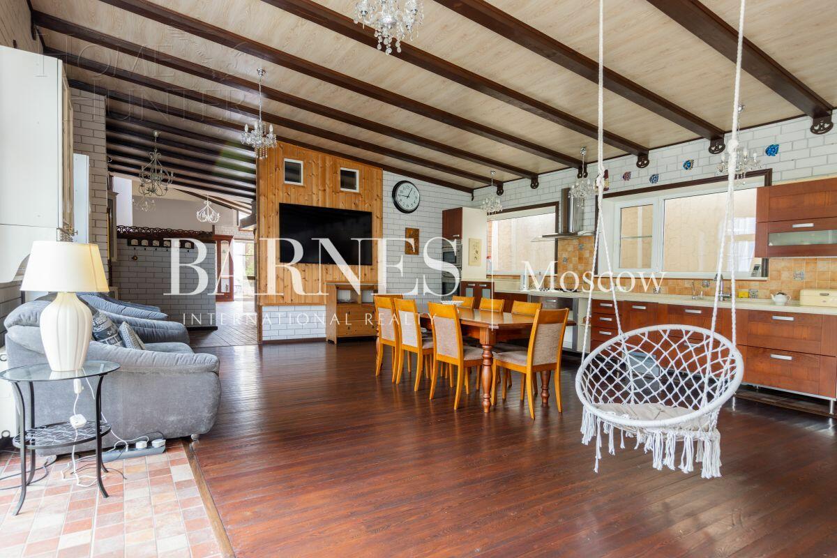 2-этажный коттедж 1 200 м² с отделкой