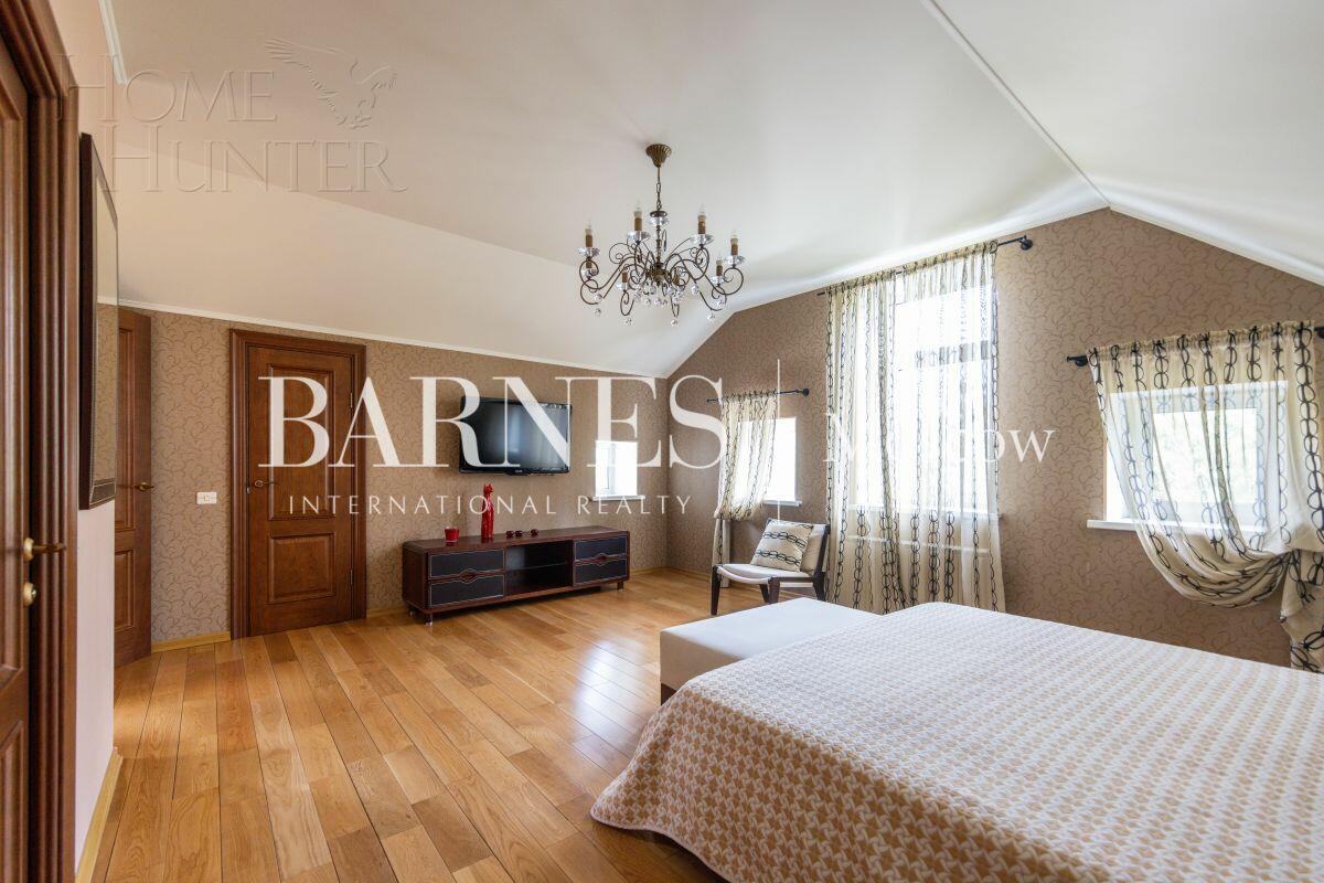 2-этажный коттедж 1 200 м² с отделкой