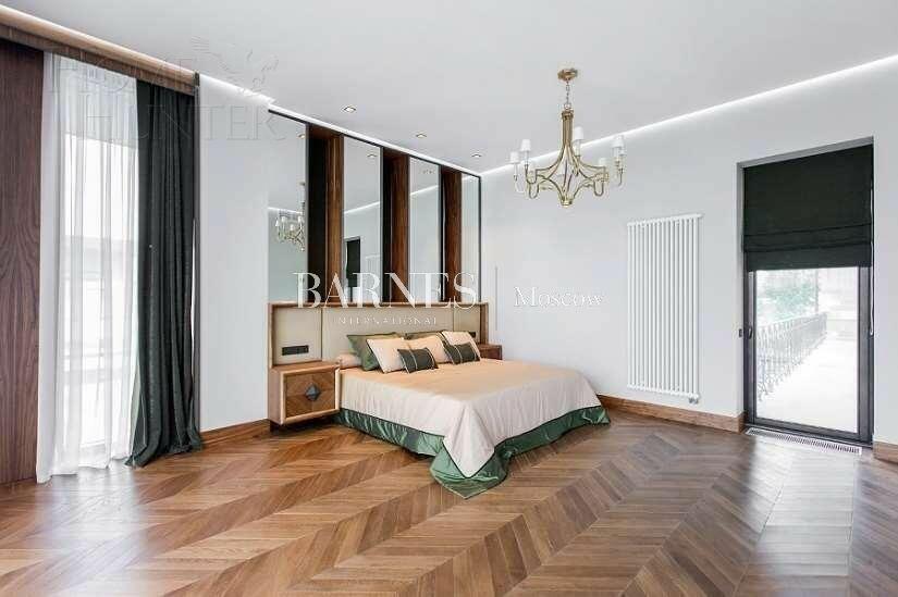 2-этажный коттедж 989.7 м² с отделкой