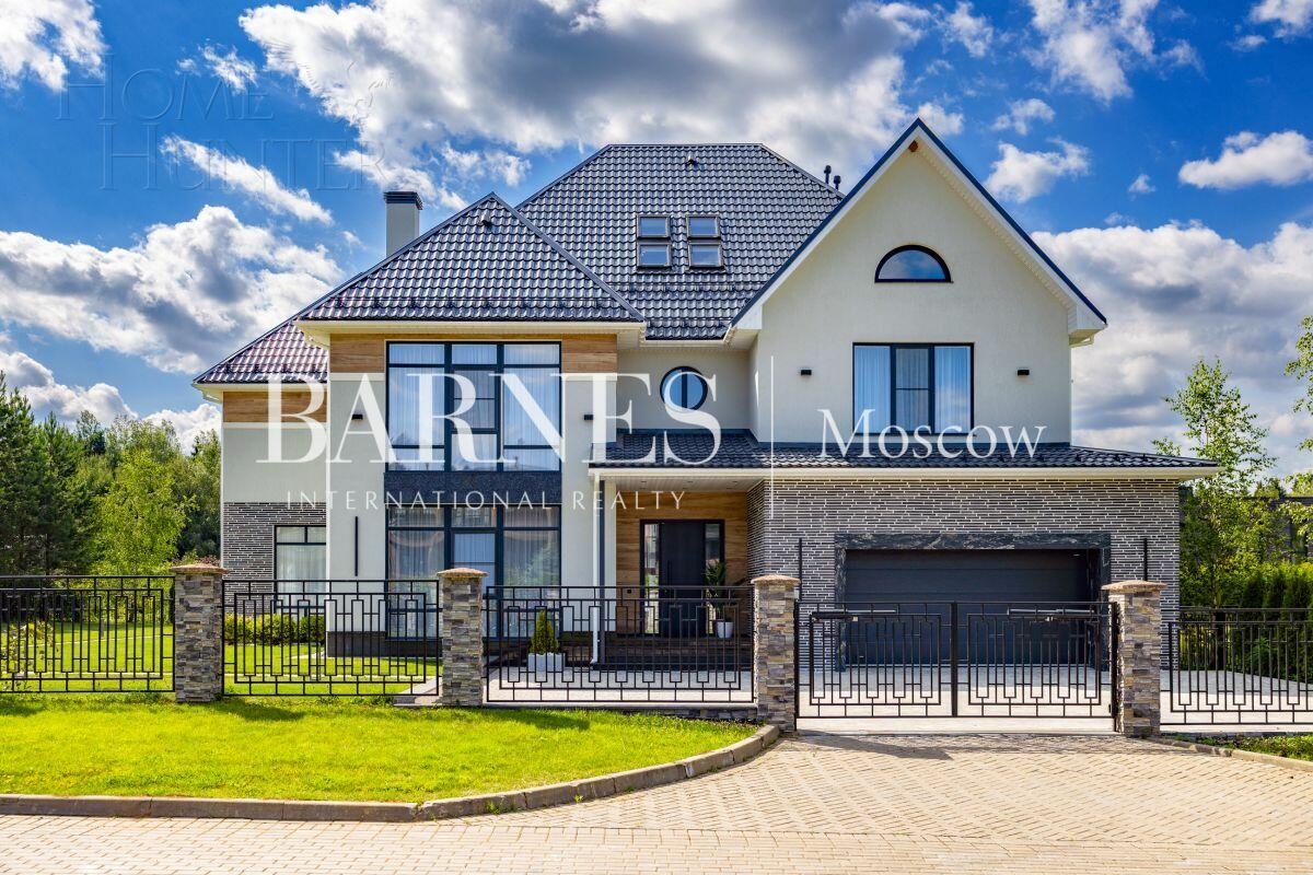 2-этажный коттедж 600 м² с отделкой