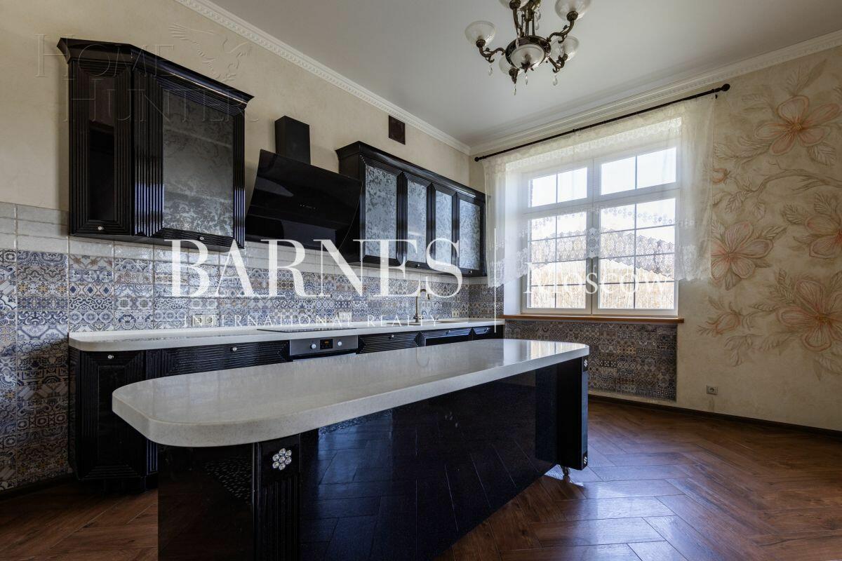 2-этажный коттедж 343.5 м² с отделкой