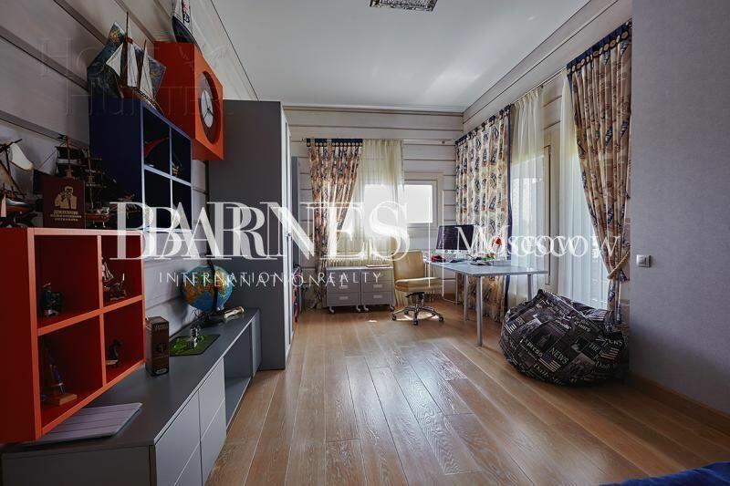 3-этажный коттедж 650 м² с отделкой