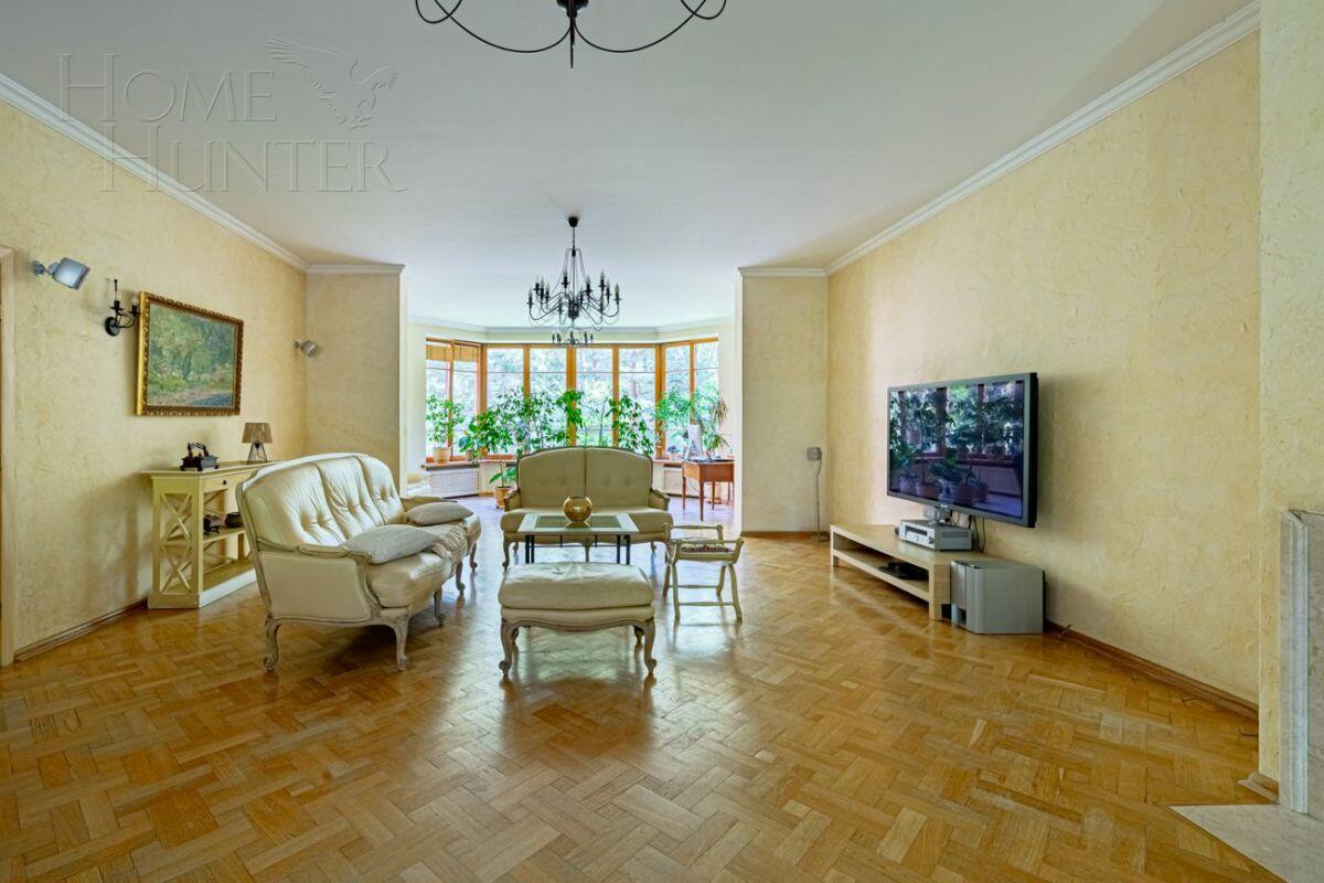 5-КОМН. КВАРТИРА С ОТДЕЛКОЙ 220.3 М² НА 2 ЭТАЖЕ