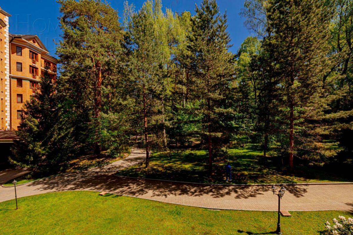 5-КОМН. КВАРТИРА С ОТДЕЛКОЙ 220.3 М² НА 2 ЭТАЖЕ