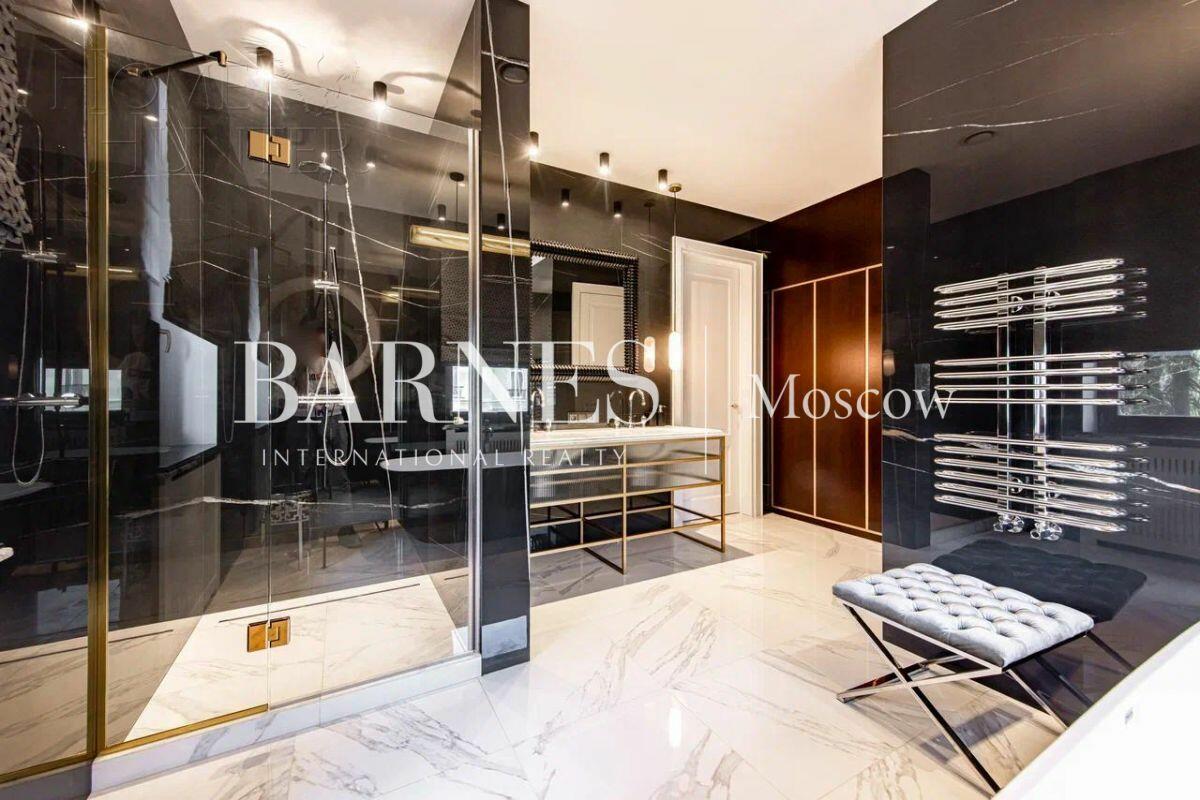 2-этажный коттедж 702 м² с отделкой