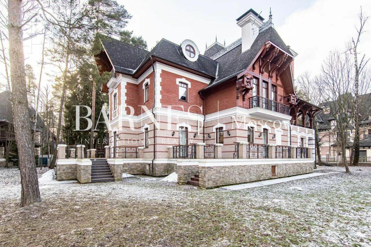 2-этажный коттедж 702 м² с отделкой