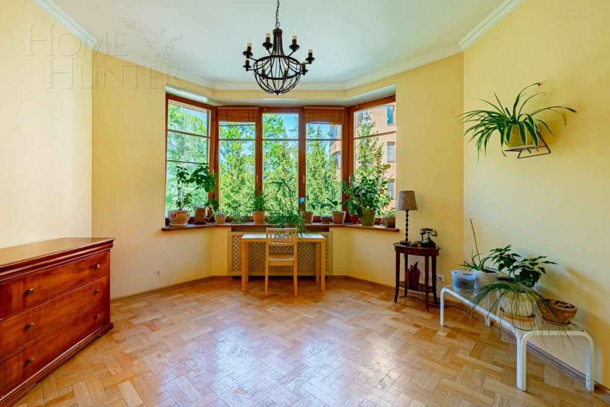 5-КОМН. КВАРТИРА С ОТДЕЛКОЙ 220.3 М² НА 2 ЭТАЖЕ