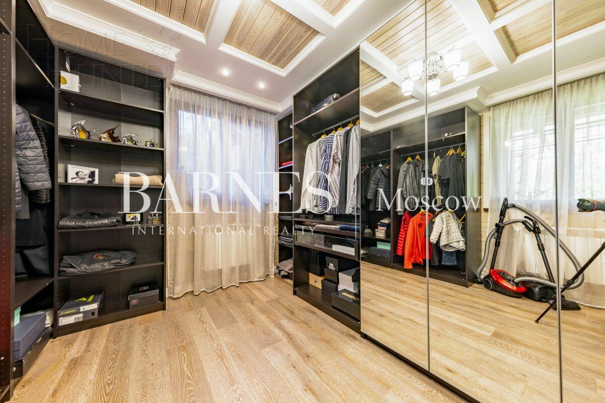 2-этажный коттедж 473.3 м² с отделкой