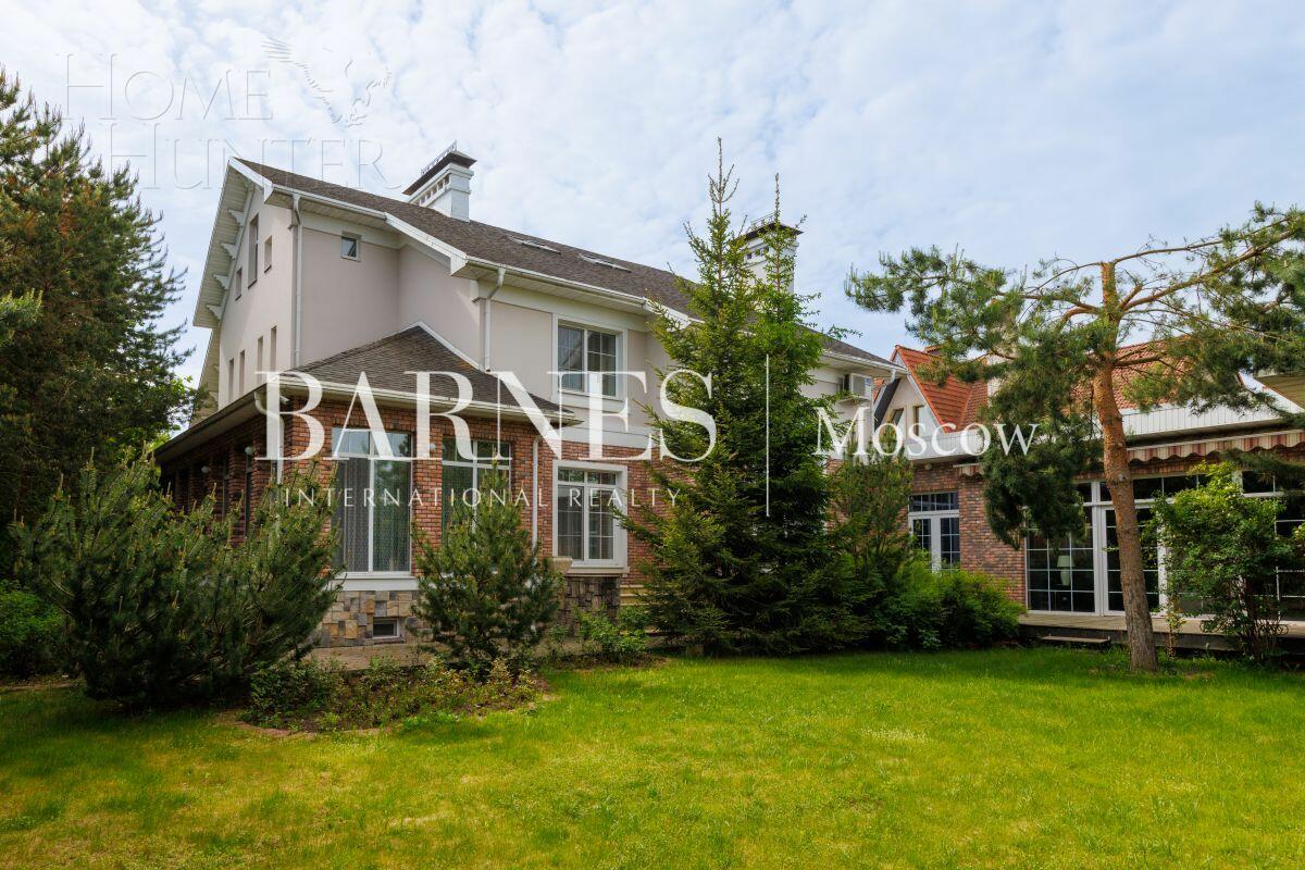 2-этажный коттедж 1 200 м² с отделкой