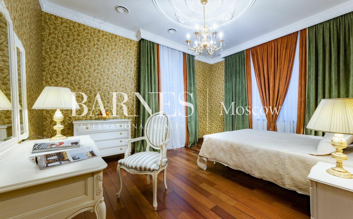 2-этажный коттедж 687 м² с отделкой