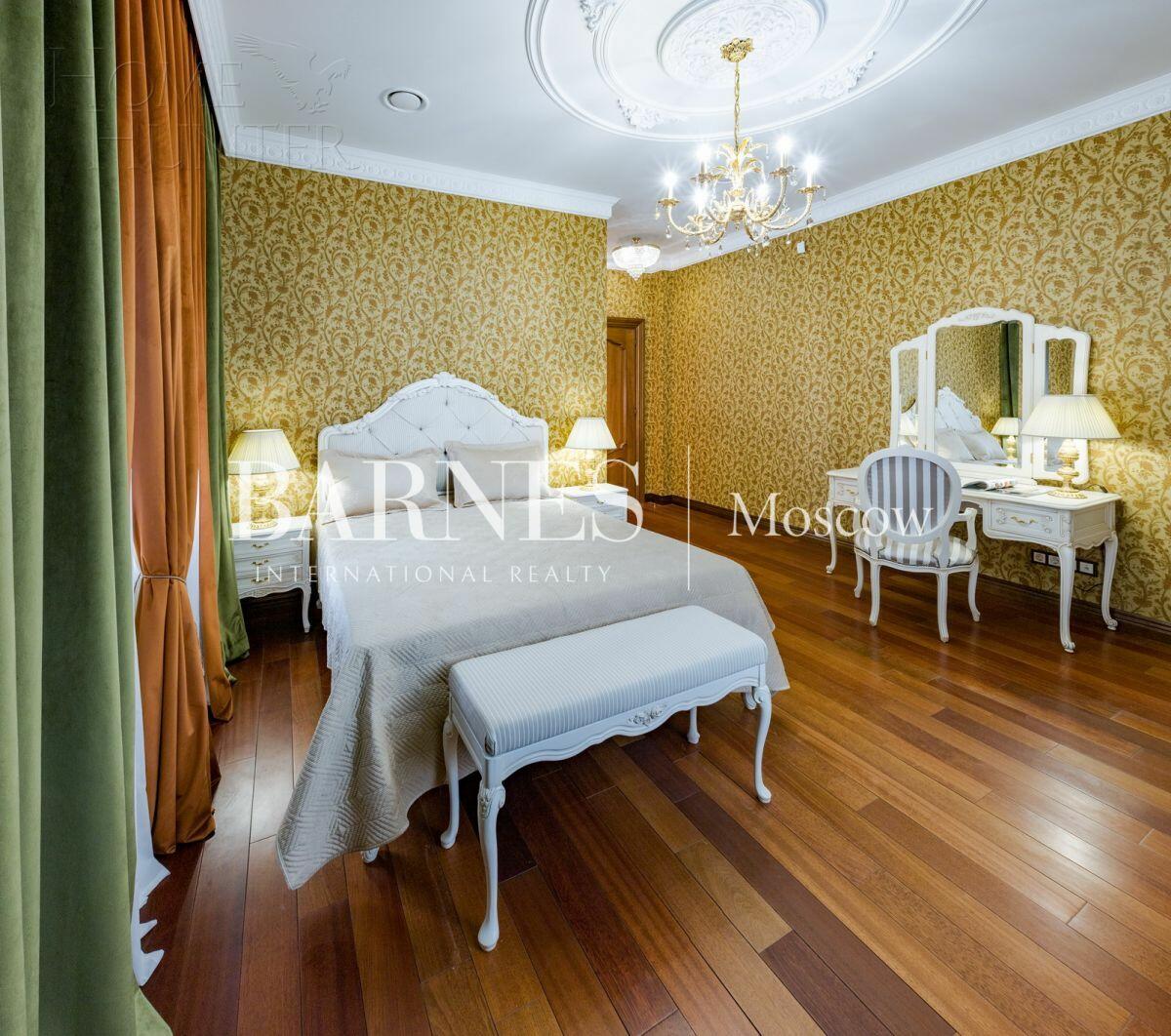 2-этажный коттедж 687 м² с отделкой