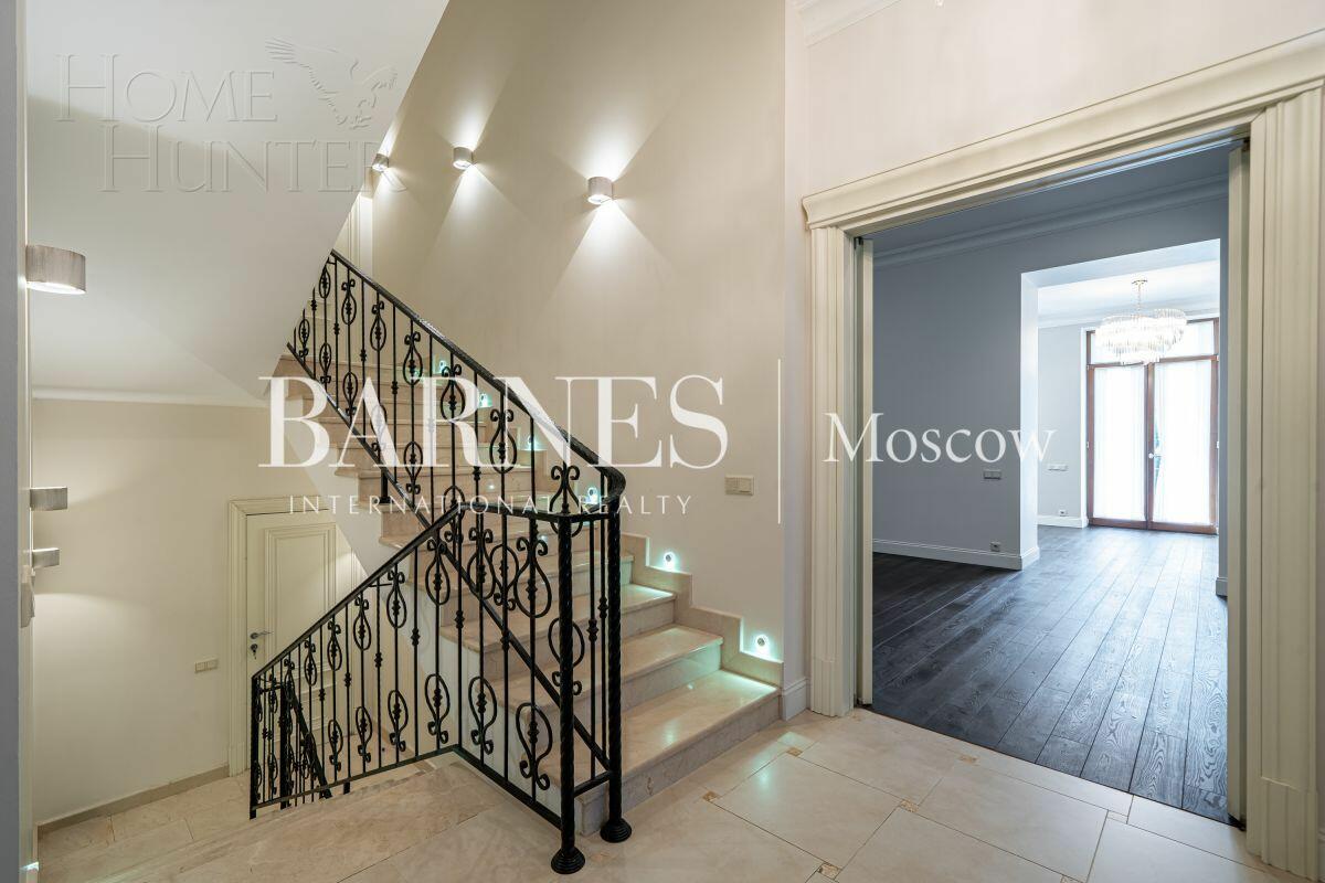 2-этажный коттедж 371 м² с отделкой