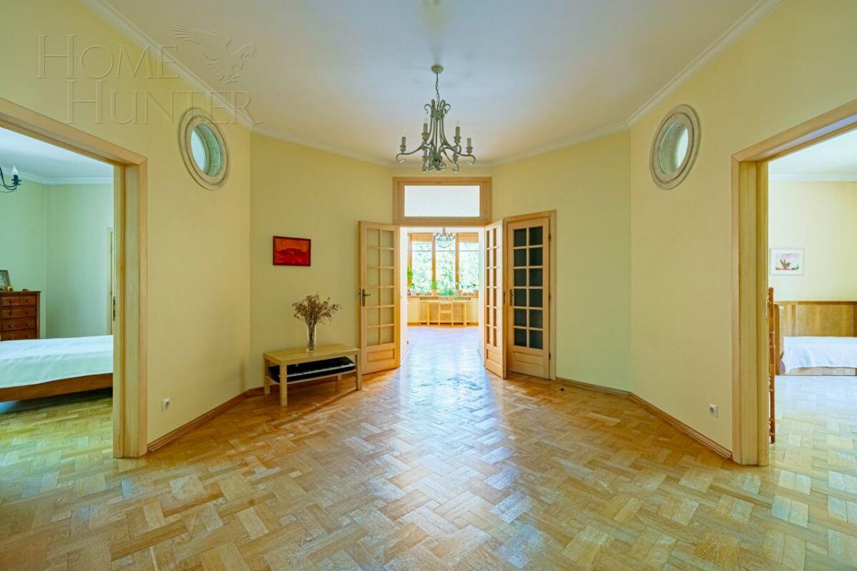 5-КОМН. КВАРТИРА С ОТДЕЛКОЙ 220.3 М² НА 2 ЭТАЖЕ