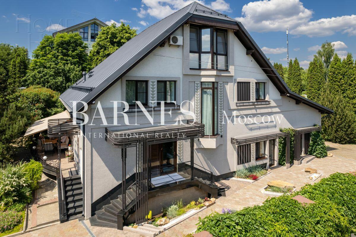 2-этажный коттедж 679 м² с отделкой