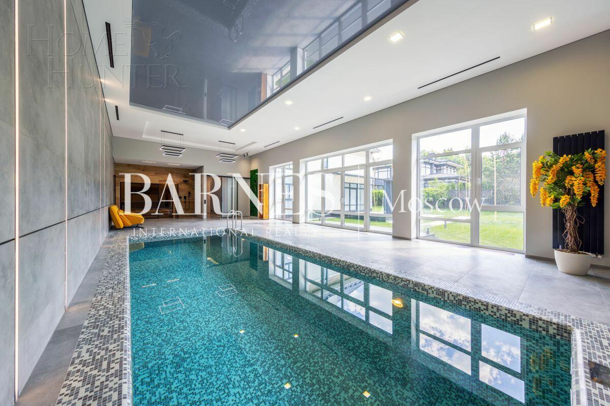 2-этажный коттедж 600 м² с отделкой