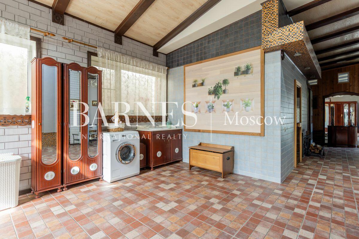 2-этажный коттедж 1 200 м² с отделкой