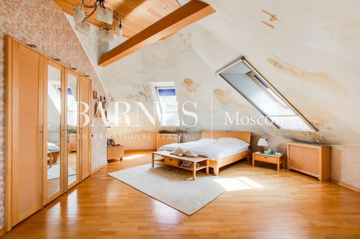 2-этажный коттедж 1 229 м² с отделкой