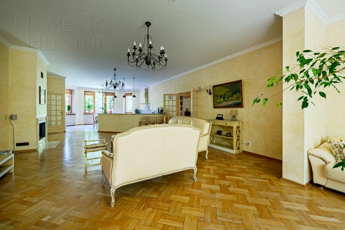 5-КОМН. КВАРТИРА С ОТДЕЛКОЙ 220.3 М² НА 2 ЭТАЖЕ