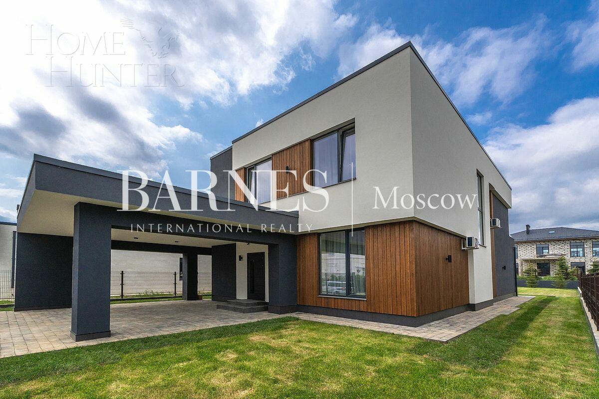 2-этажный коттедж 300 м² с отделкой