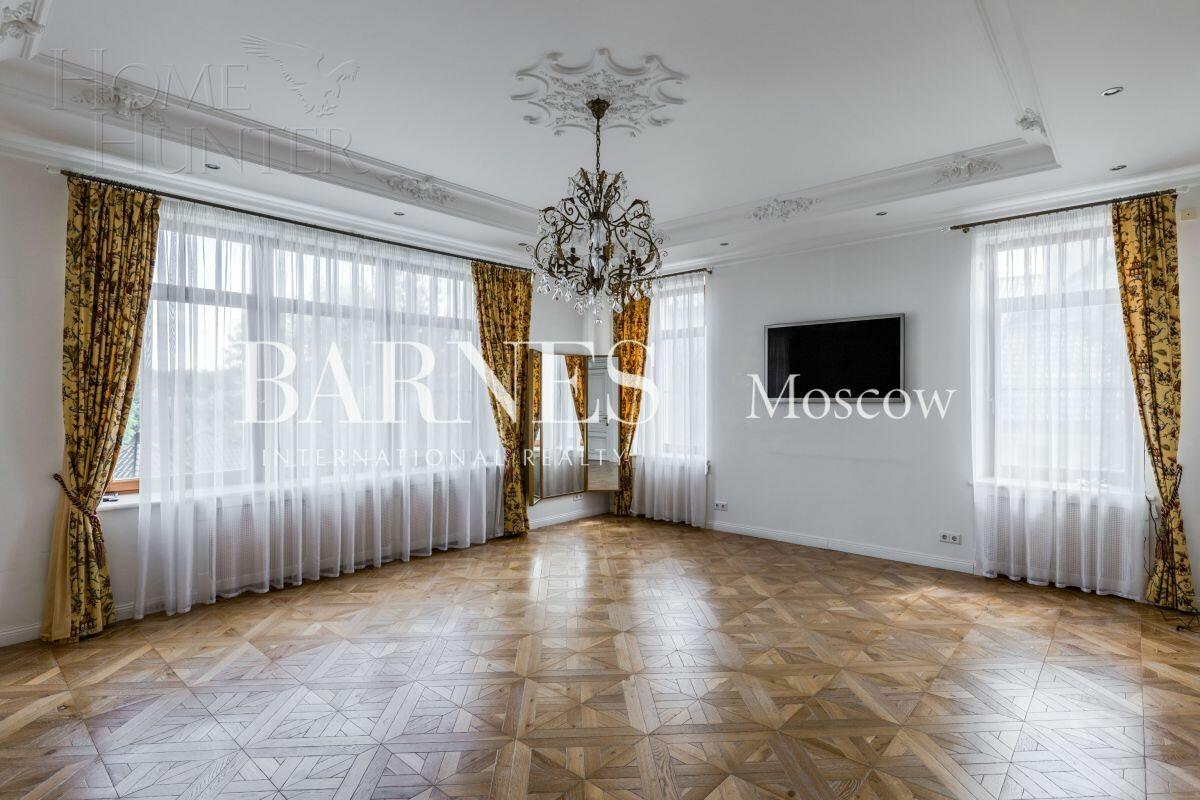 2-этажный коттедж 700 м² с отделкой