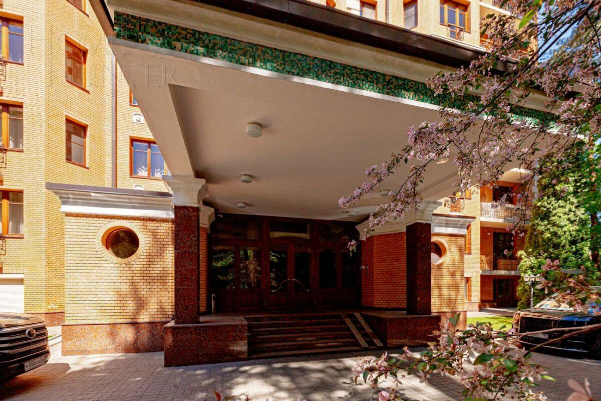 5-КОМН. КВАРТИРА С ОТДЕЛКОЙ 220.3 М² НА 2 ЭТАЖЕ