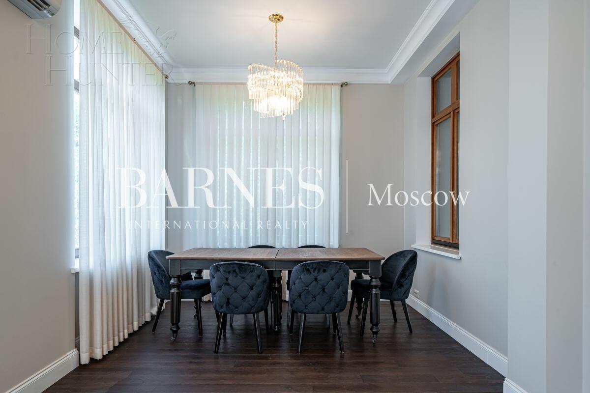 2-этажный коттедж 371 м² с отделкой