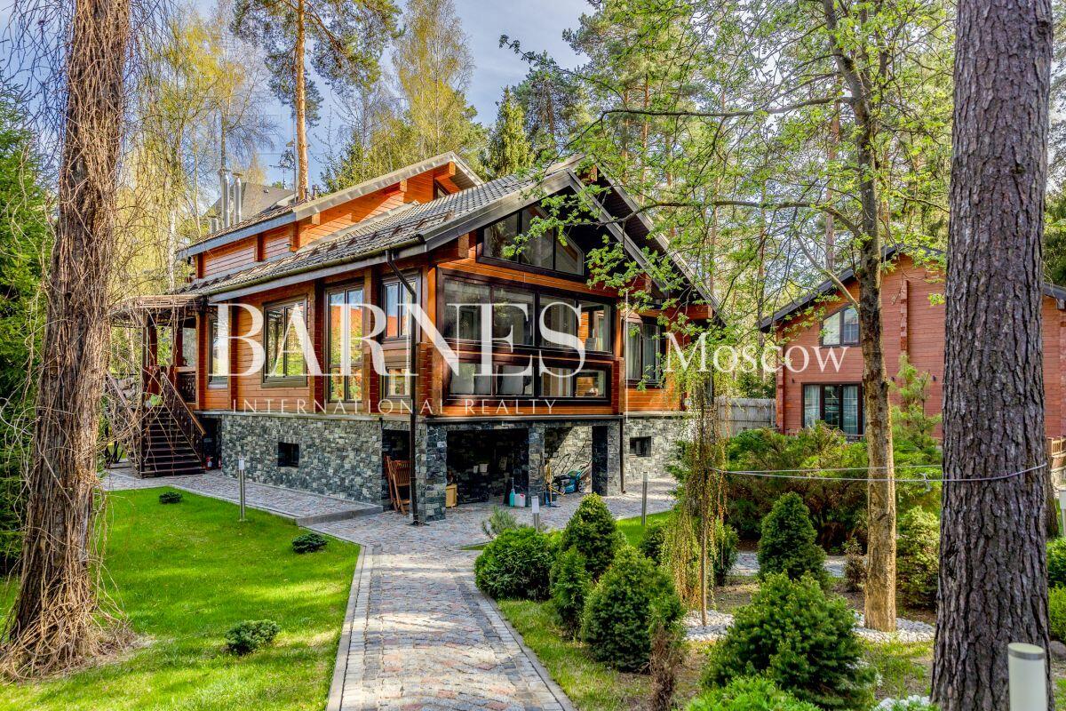 2-этажный коттедж 473.3 м² с отделкой