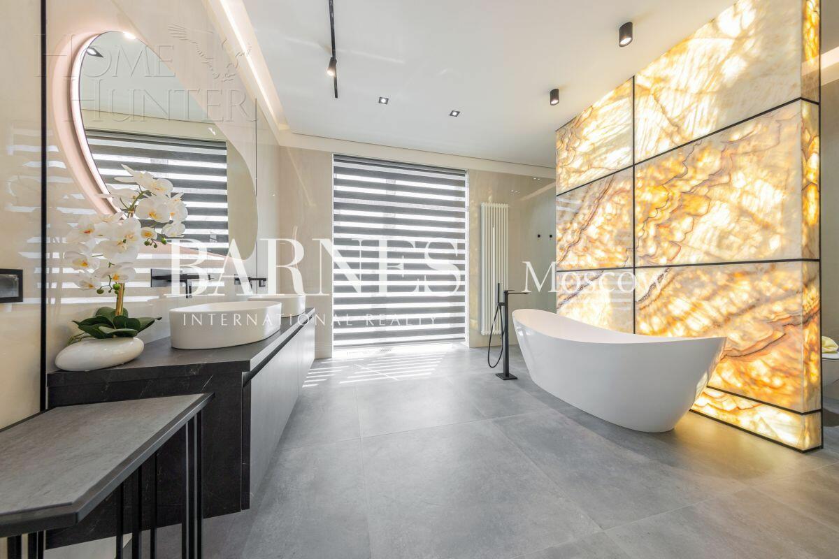 2-этажный коттедж 600 м² с отделкой