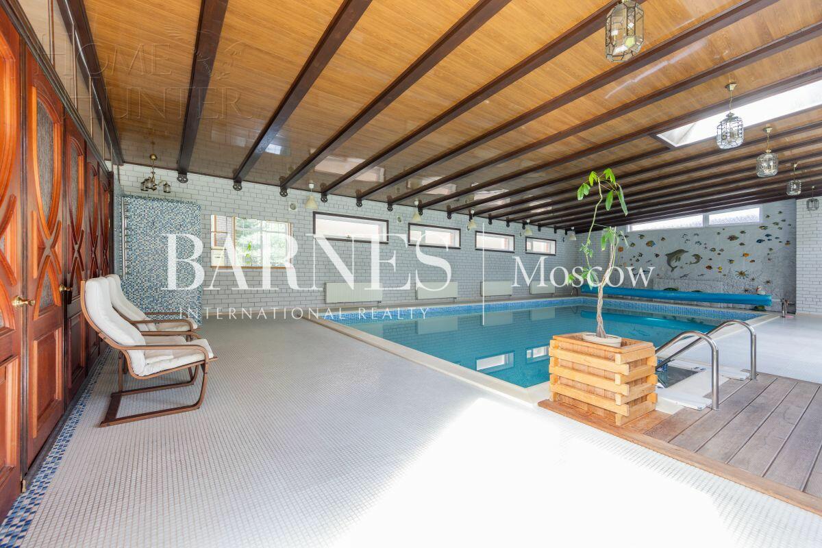 2-этажный коттедж 1 200 м² с отделкой