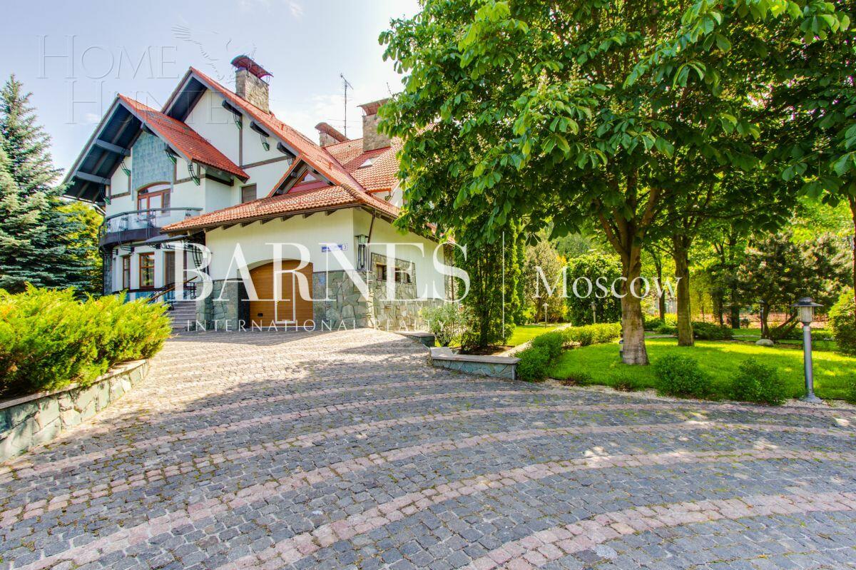 2-этажный коттедж 1 229 м² с отделкой