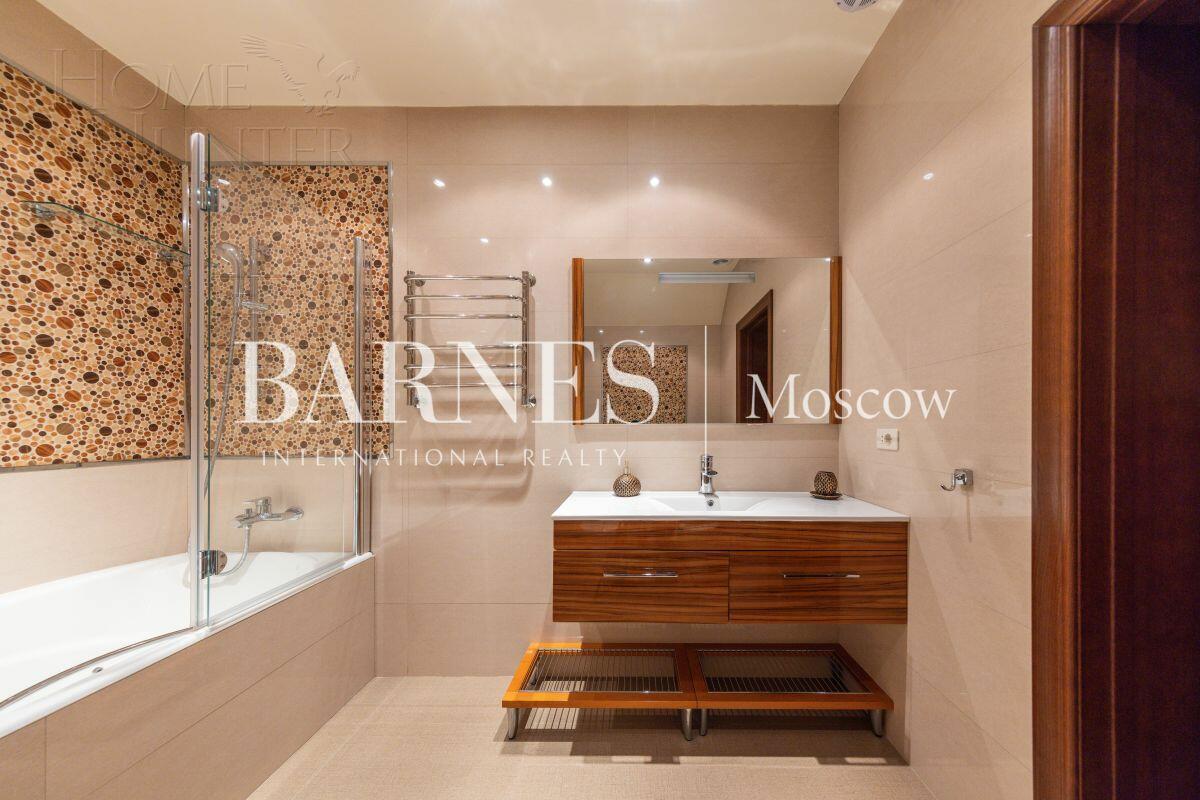 2-этажный коттедж 1 200 м² с отделкой