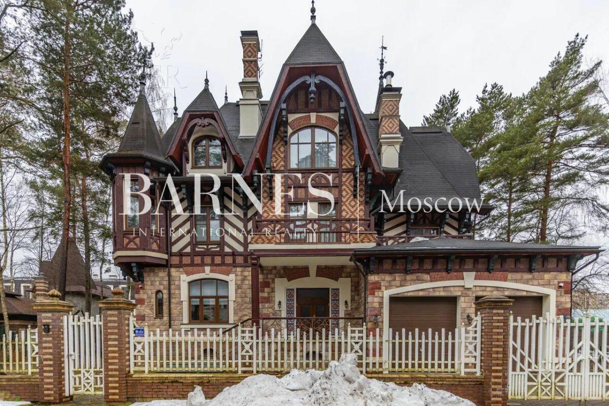 2-этажный коттедж 639 м² с отделкой